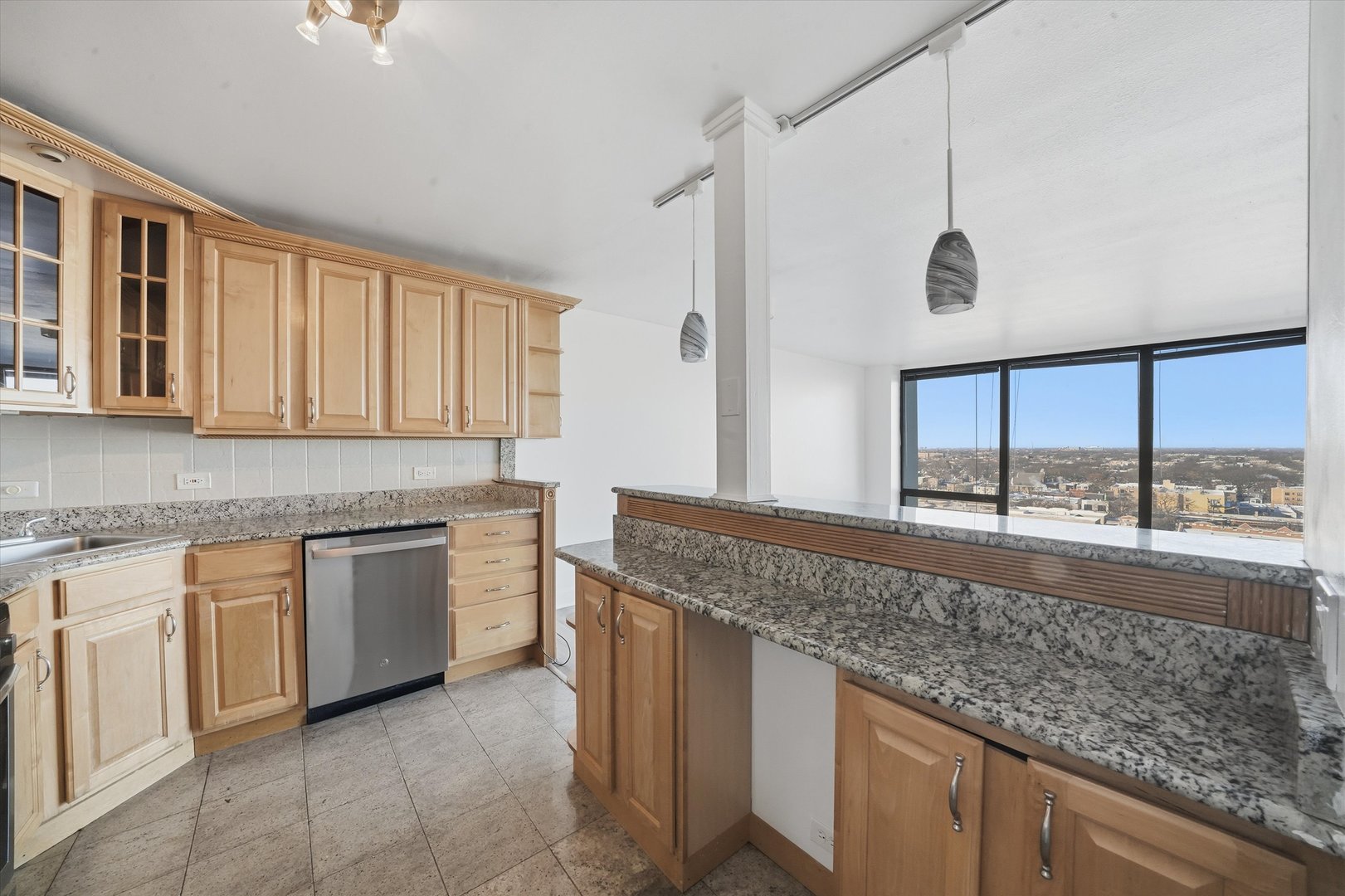 5445 North Sheridan Road, Unit 1603 Chicago, IL 60640 - Photo 11 of 21