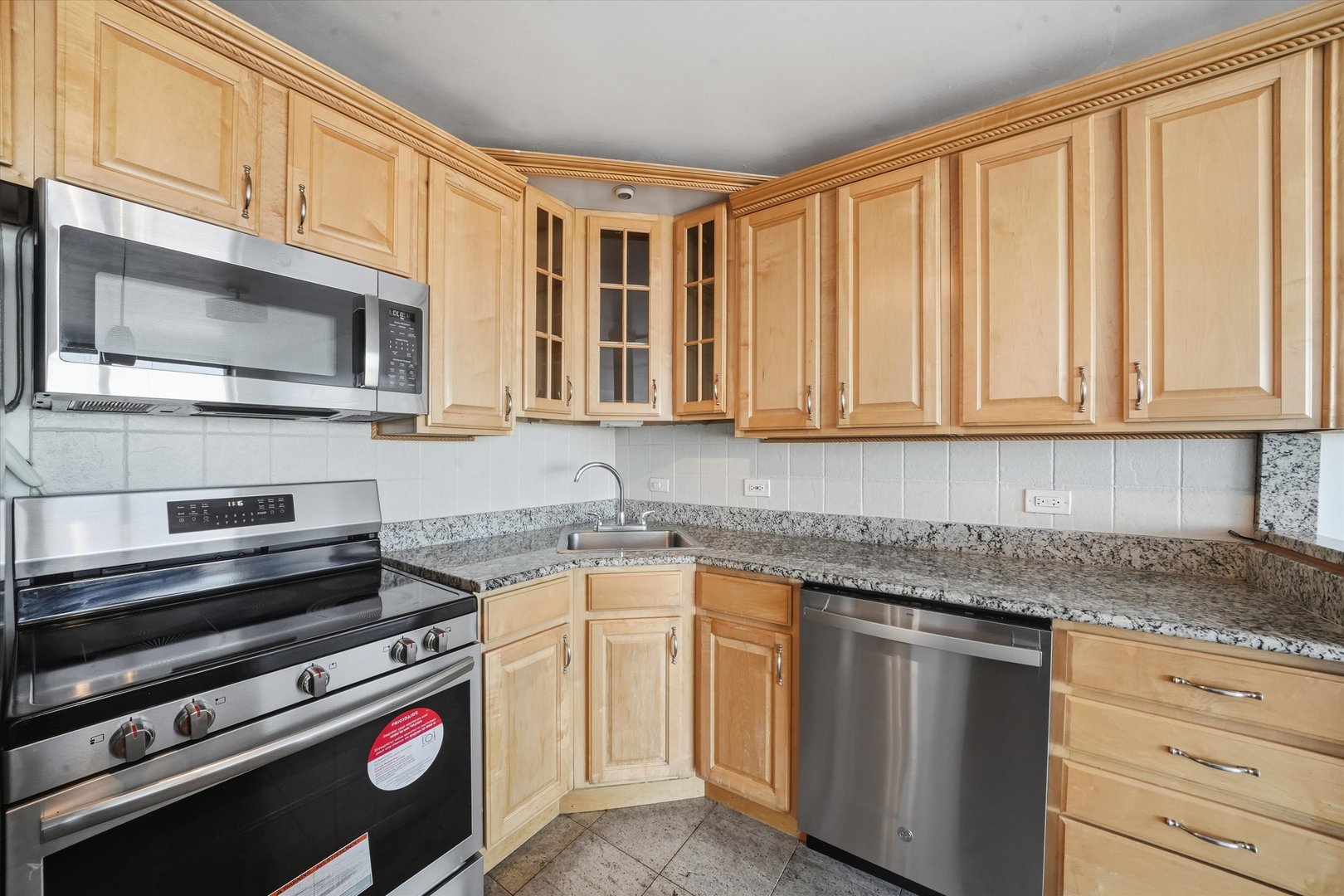 5445 North Sheridan Road, Unit 1603 Chicago, IL 60640 - Photo 13 of 21