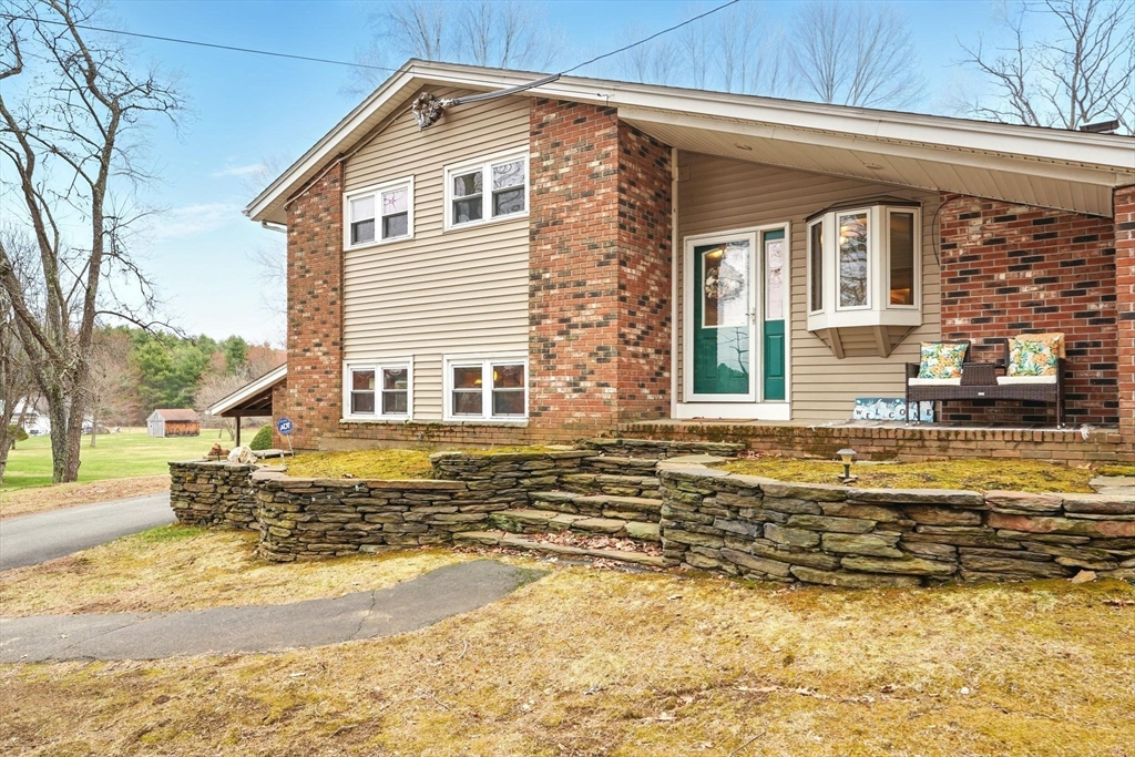 100 White Loaf Road Southampton, MA 01073 - Photo 4 of 40 Gallery Image 4