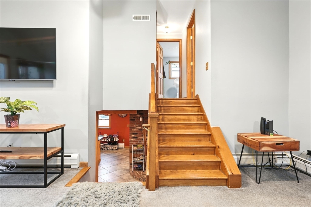 100 White Loaf Road Southampton, MA 01073 - Photo 8 of 40 Gallery Image 8