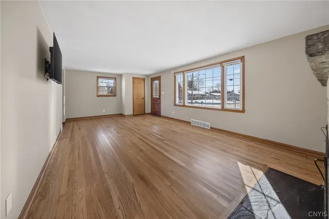 $229,900 | 106 West Dauenhauer Street, Manlius, NY 13057