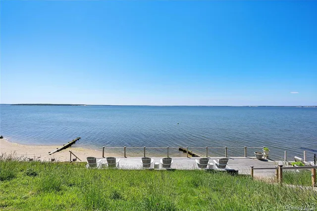 $5,750,000 | 2100 Park Avenue, Mattituck, NY 11952