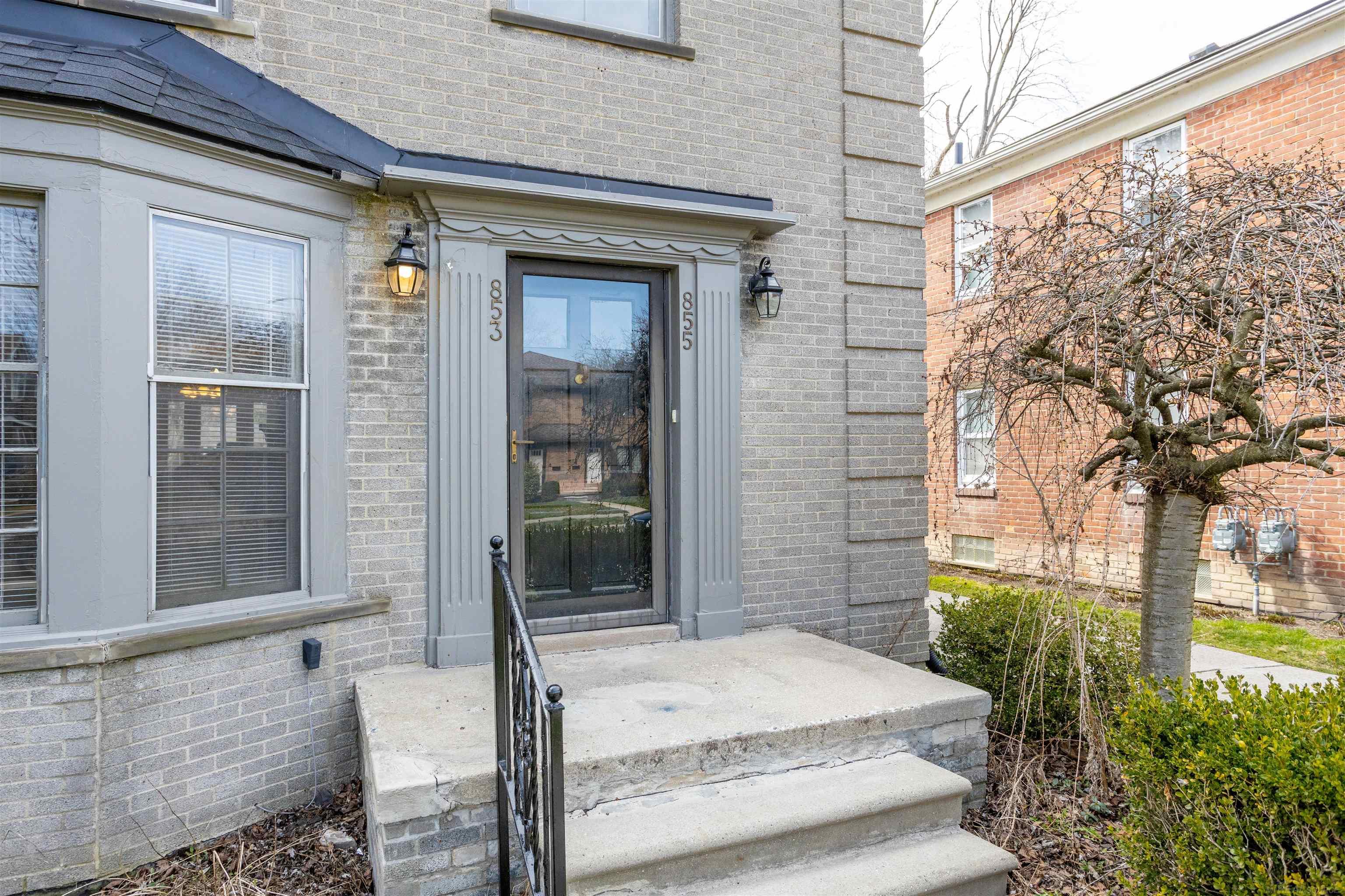853 Neff Road Grosse Pointe, MI 48230 - Photo 4 of 52 50136683-e4389b9d-c73e-4f56-9533-7fa56e8deb65.JPG