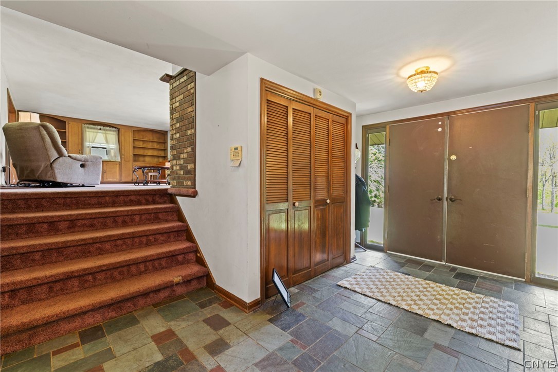2170 Bitters Road Camillus, NY 13031 - Photo 3 of 47
