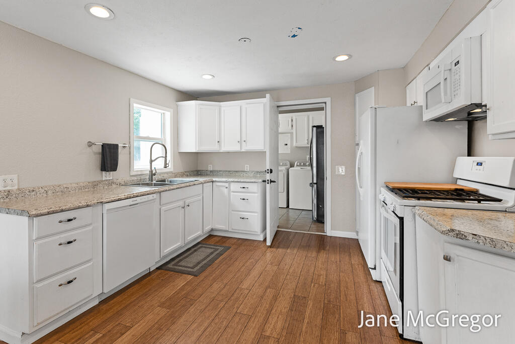 55 South Dengler Road Muskegon, MI 49442 - Photo 15 of 40 55SDengler-17LoRes