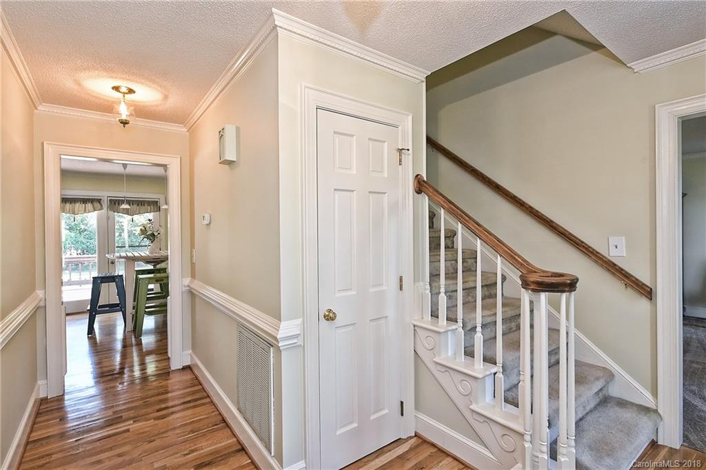 6216 Dovefield Road Charlotte, NC 28277 - Photo 3 of 27 Gallery Image 3