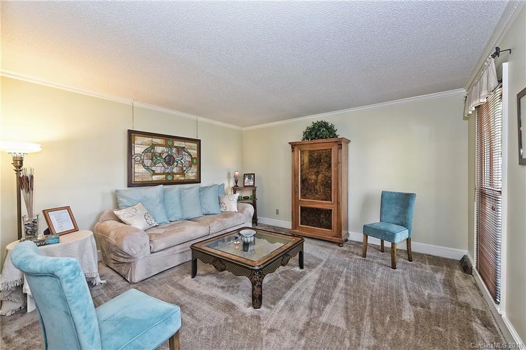 6216 Dovefield Road Charlotte, NC 28277 - Photo 4 of 27 Gallery Image 4