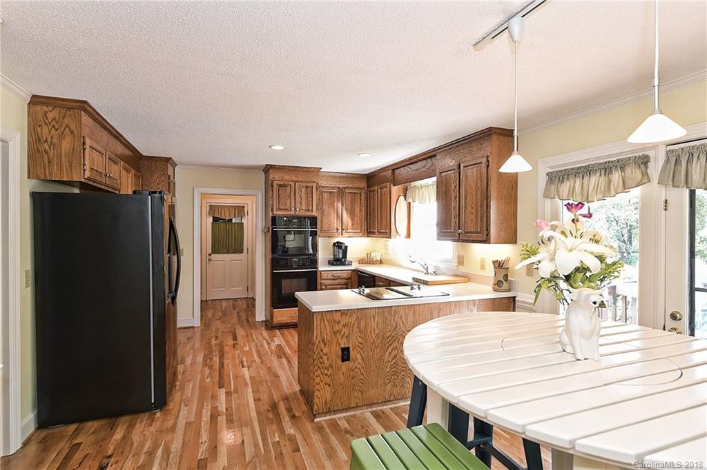6216 Dovefield Road Charlotte, NC 28277 - Photo 7 of 27 Gallery Image 7