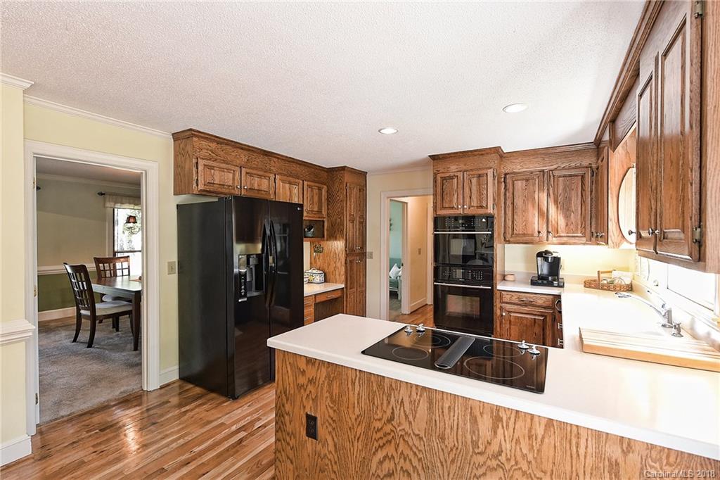 6216 Dovefield Road Charlotte, NC 28277 - Photo 8 of 27 Gallery Image 8