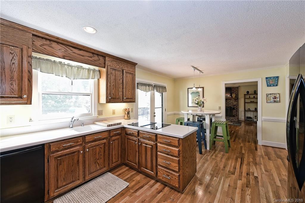 6216 Dovefield Road Charlotte, NC 28277 - Photo 9 of 27 Gallery Image 9