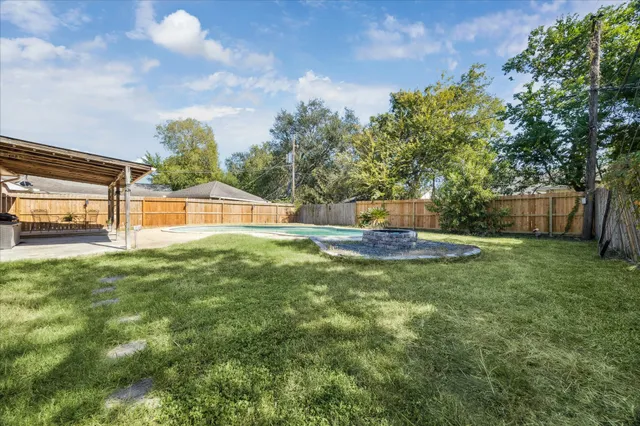 $300,000 | 12323 Brandywyne Drive, Houston, TX 77077