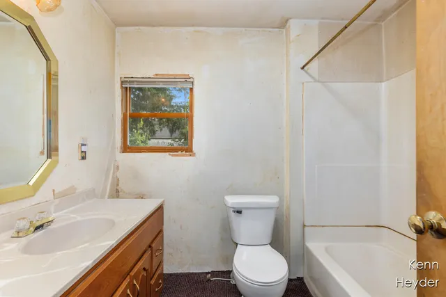 $340,000 | 1170 Indian Lakes Road Northwest, Sparta, MI 49345