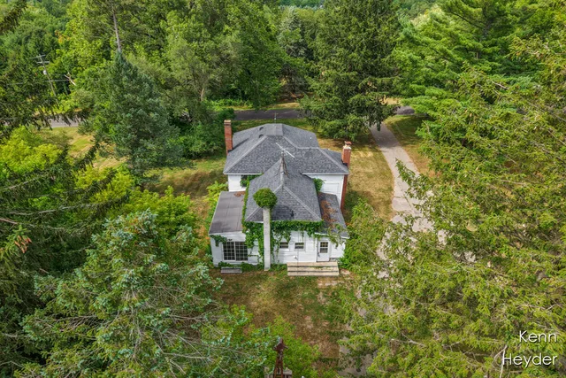 $340,000 | 1170 Indian Lakes Road Northwest, Sparta, MI 49345