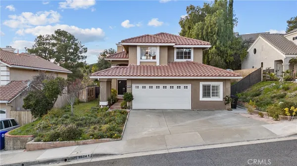 $900,000 | 28741 Park Woodland Place, Saugus, CA 91390