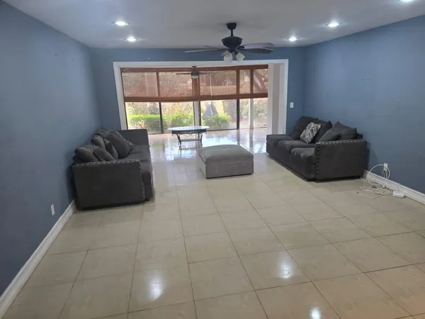 $2,850 | 4360 Fountains Drive, Unit 4360, Lake Worth, FL 33467