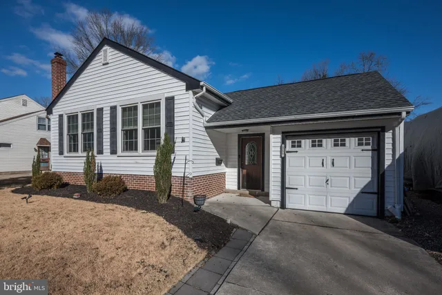 $475,000 | 211 Valley Forge Road, Cinnaminson, NJ 08077