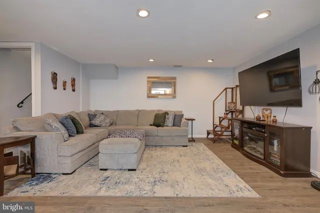 $475,000 | 211 Valley Forge Road, Cinnaminson, NJ 08077