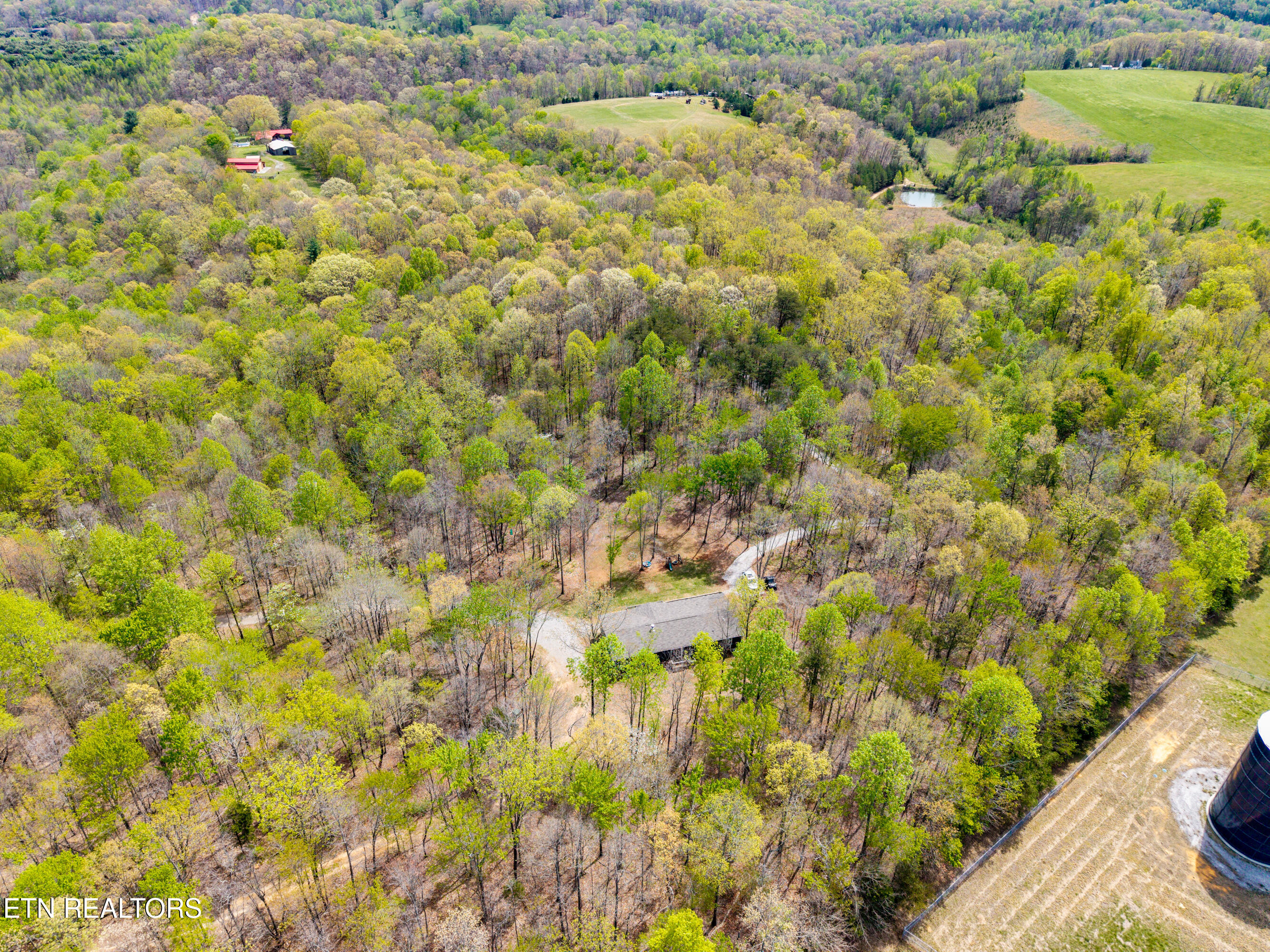 702 Dogwood Valley Road Kingston, TN 37763 - Photo 36 of 47 702DogwoodValleyRd-44