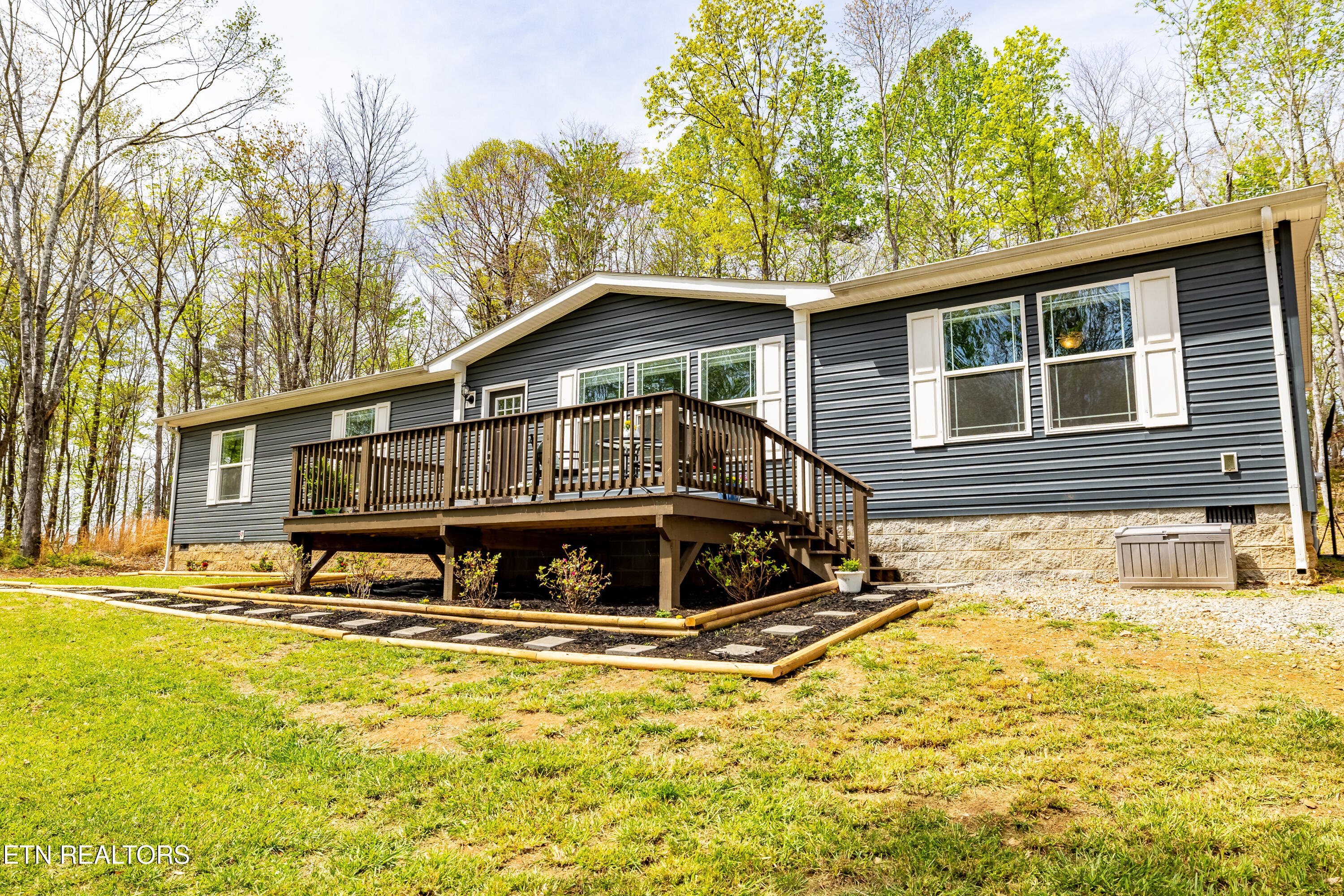 702 Dogwood Valley Road Kingston, TN 37763 - Photo 4 of 47 702DogwoodValleyRd-35