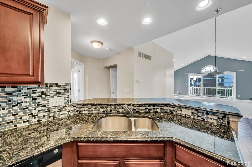 45562 South Stonewood Road, Unit 165 Canton, MI 48187 - Photo 16 of 30
