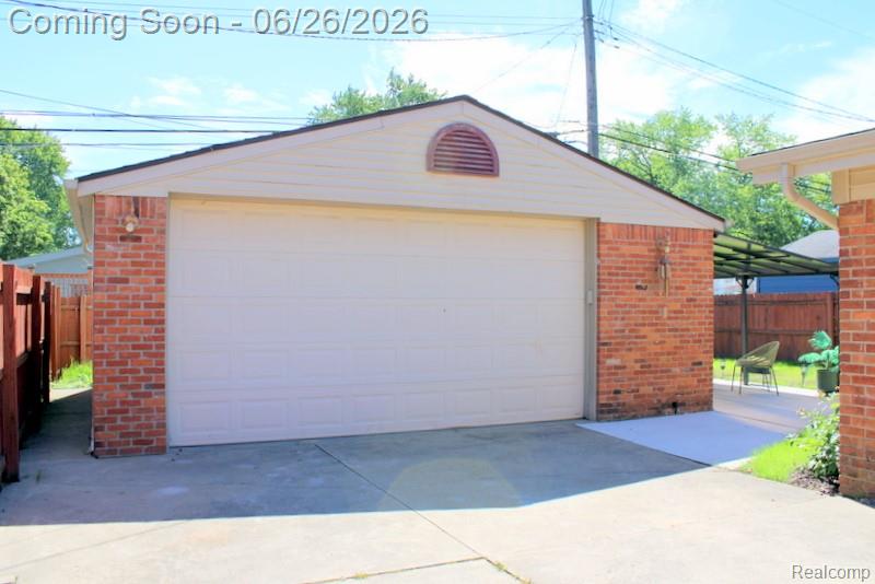 8951 Stevens Street Taylor, MI 48180 - Photo 4 of 32 2.5 CAR (24X20) GARAGE WITH A FINISHED INSULATED INTERIOR!