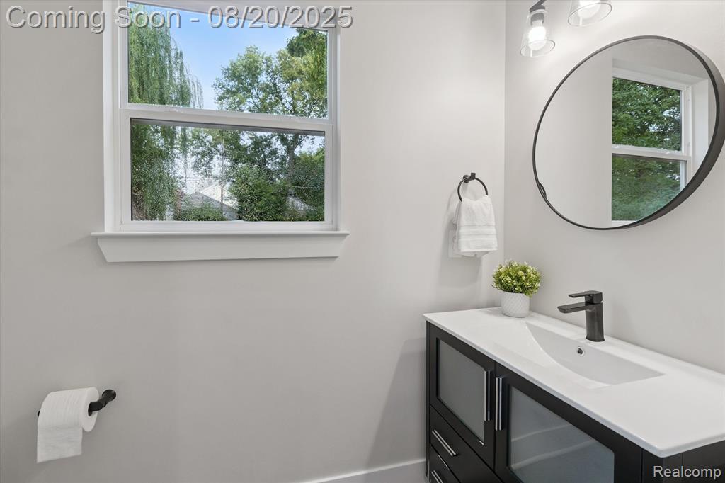 595 Perry Street Pontiac, MI 48342 - Photo 18 of 34 Gallery Image 18