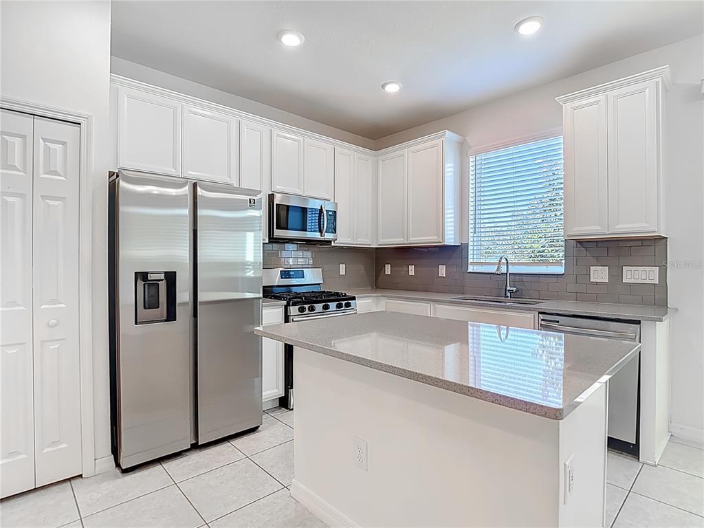 14041 Kite Lane Lithia, FL 33547 - Photo 10 of 58