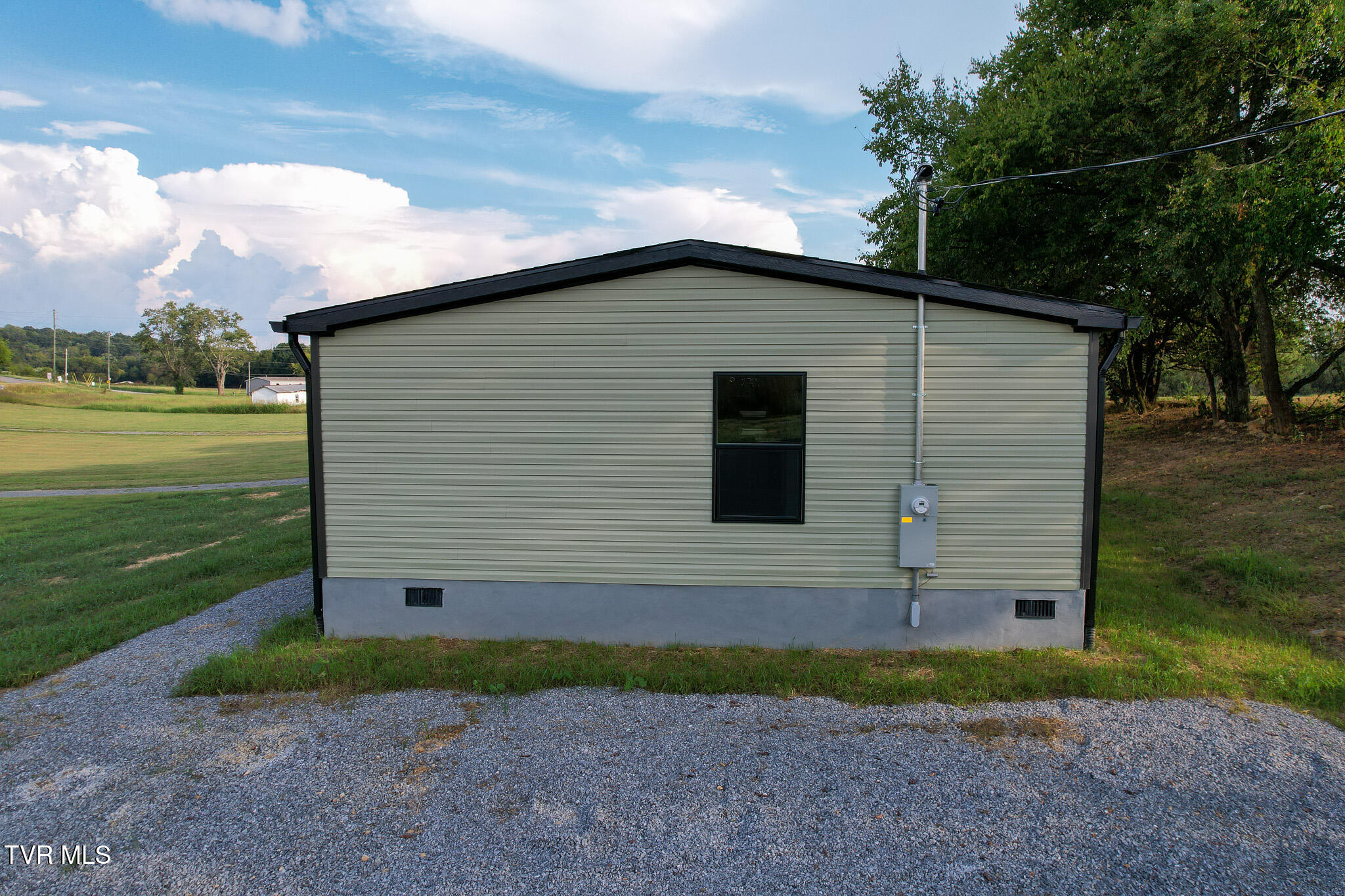 575 McDonald Road Midway, TN 37809 - Photo 31 of 35 Side