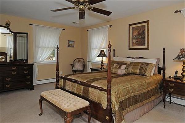 75 Howlett Street Topsfield, MA 01983 - Photo 17 of 30 Gallery Image 17