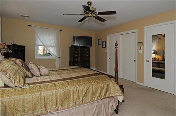 75 Howlett Street Topsfield, MA 01983 - Photo 18 of 30 Gallery Image 18