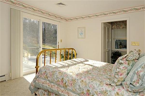 75 Howlett Street Topsfield, MA 01983 - Photo 21 of 30 Gallery Image 21