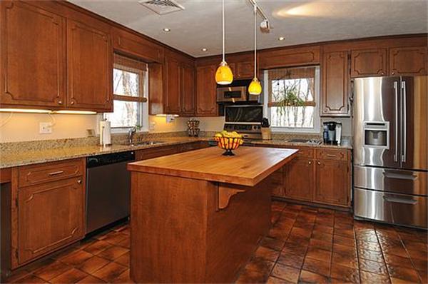 75 Howlett Street Topsfield, MA 01983 - Photo 8 of 30 Gallery Image 8