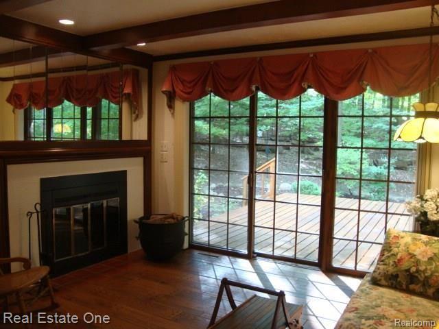 34043 Quaker Valley Road Farmington, MI 48331 - Photo 4 of 33 DSC06203.JPG
