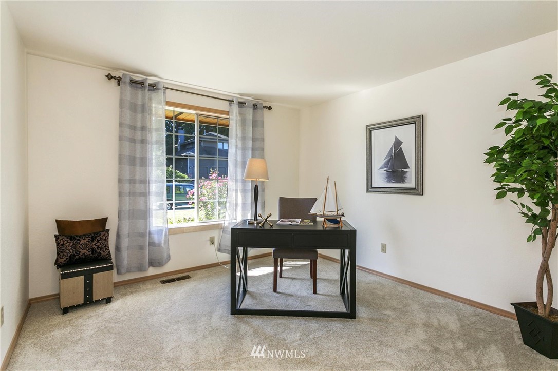 2513 241st Street Southeast Bothell, WA 98021 - Photo 8 of 20