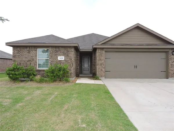 $2,100 | 1210 Honeysuckle Drive, Royse City, TX 75189