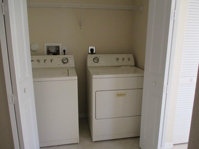 4274 West Main Street Jupiter, FL 33458 - Photo 13 of 20 Laundry Center
