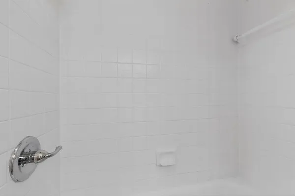 $1,800 | 913 West Rochelle Road, Irving, TX 75062