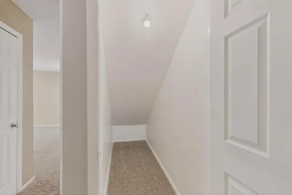 $1,800 | 913 West Rochelle Road, Irving, TX 75062