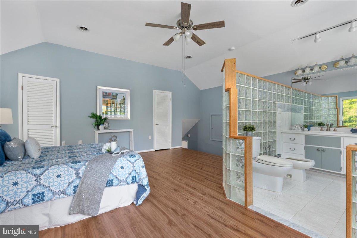 146 Lizzie Mills Road Castleton, VA 22716 - Photo 25 of 91 a living room with furniture and a table