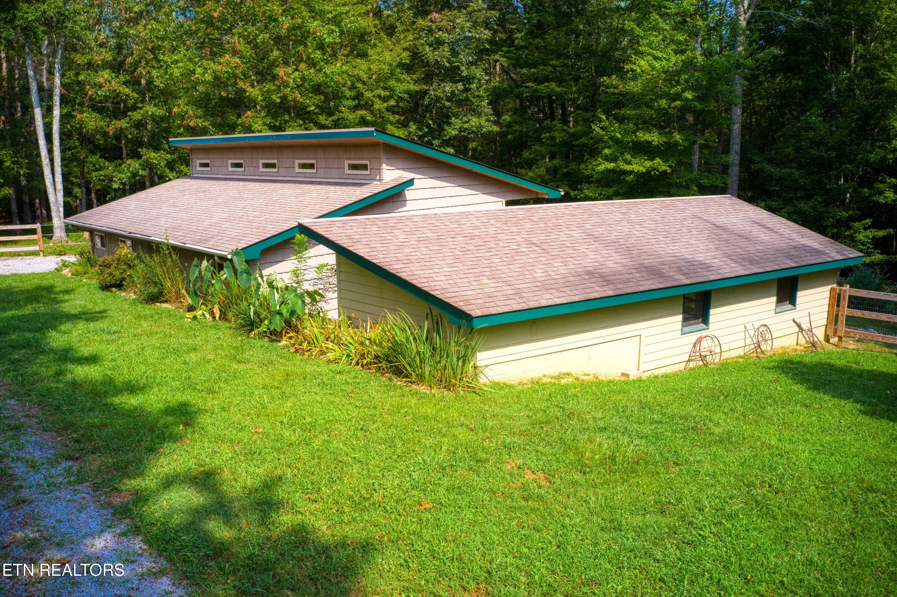 326 Goad Mill Road Allardt, TN 38504 - Photo 11 of 15 DJI_0480
