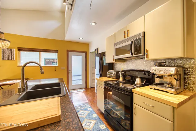 $278,000 | 326 Goad Mill Road, Allardt, TN 38504