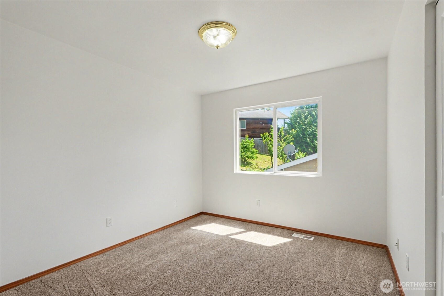 18663 Rainier View Road Southeast Monroe, WA 98272 - Photo 14 of 33