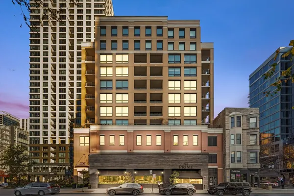 $4,916 | 707 North Wells Street, Unit 1104, Chicago, IL 60654