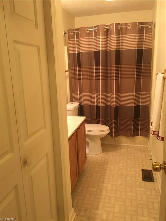 2217 Jones Road Greensboro, NC 27406 - Photo 10 of 15