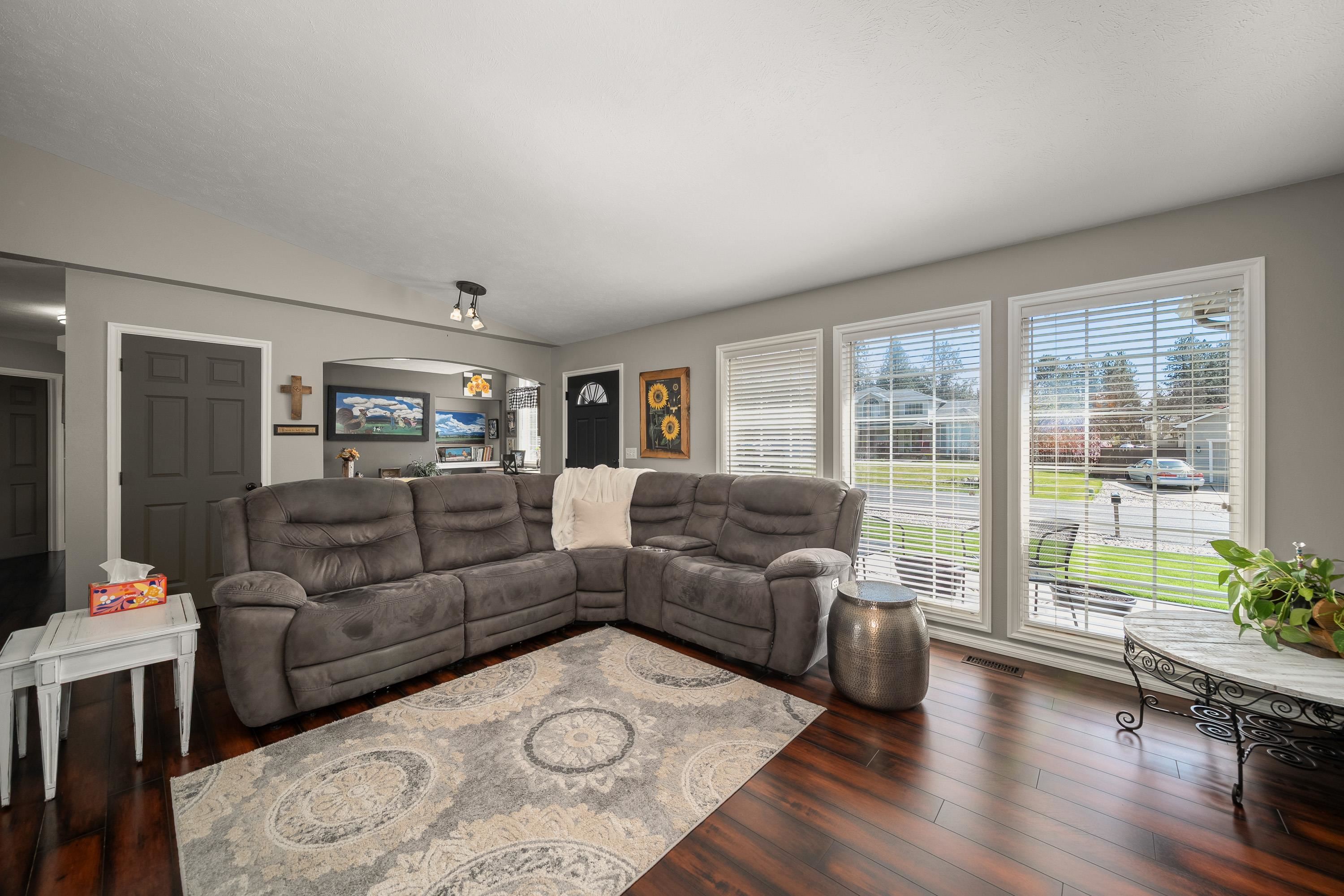 3807 East Tanager Lane Mead, WA 99021 - Photo 9 of 50