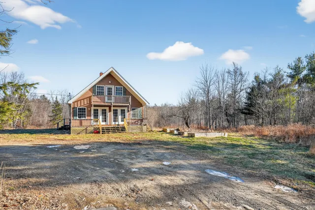 $299,900 | 340 Wingood Road, Windsor, ME 04363