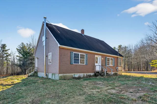 $299,900 | 340 Wingood Road, Windsor, ME 04363