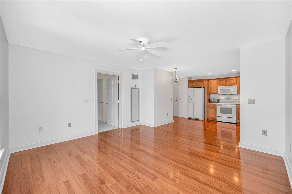 135 Beach Road, Unit B312 Salisbury, MA 01952 - Photo 8 of 34 Gallery Image 8
