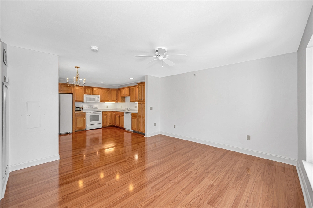 135 Beach Road, Unit B312 Salisbury, MA 01952 - Photo 9 of 34 Gallery Image 9
