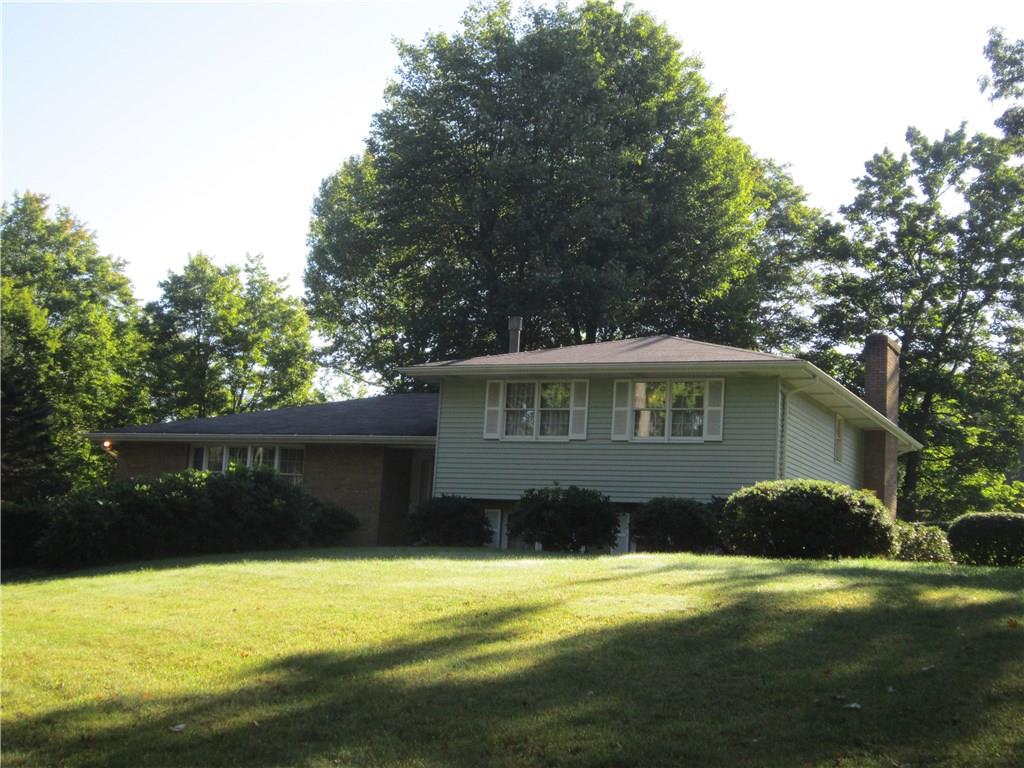 135 Rockdale Road Butler, PA 16002 - Photo 2 of 25